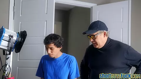 Short assistant cockridden by pornstar