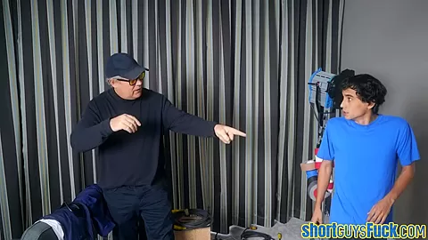 Short assistant cockridden by pornstar