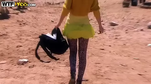 Girl gives blow and handjob to her boyfriend