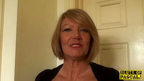 Glamorous granny fingering herself