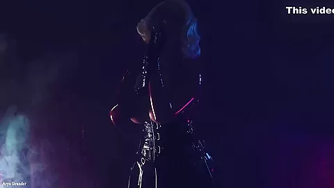 Sexy Wet Pussy Milf Wanna Good Fisting And Latex Fetish Play - Arya Grander