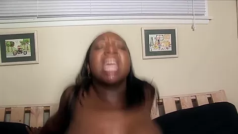 Ebony Slut Likes That Cum In Mouth - MixedRaceCunt