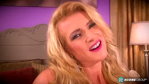 She Sucks Cock With That Mouth, Too - 40SomethingMag