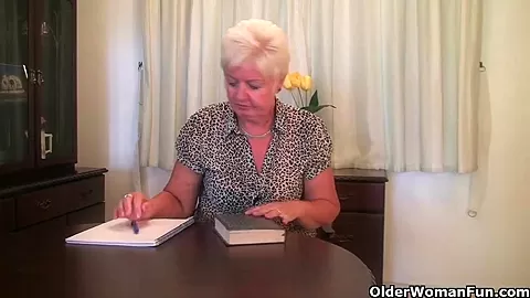 Step mom loves it when you blow your load onto her face