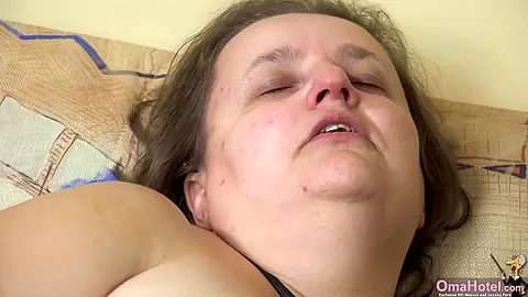 OmaHotel Two old BBW grannies masturbate pussy