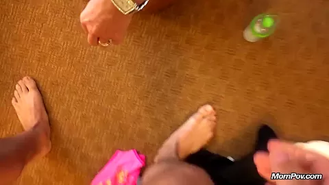 Country MILF gets a big facial