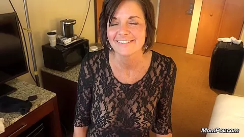 Country MILF gets a big facial