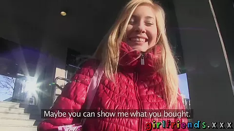 Girlfriends catch up and make amateur lesbian sex tape
