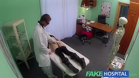 FakeHospital Petite emo chick makes doctor blow quick