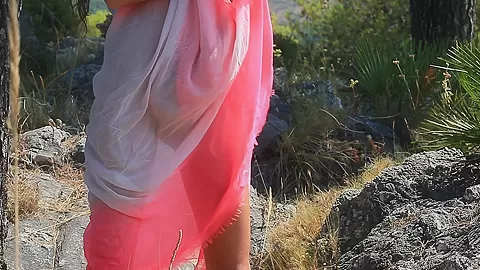 Agnessa rubs her twat in a high definition video