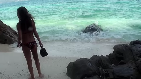 Anne in sex on the beach video featuring a slutty girl