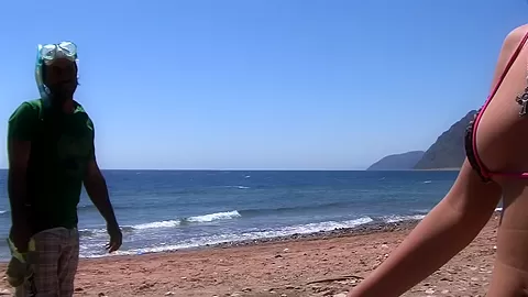 Aurita in slut gives a nice head in an outdoor sex scene