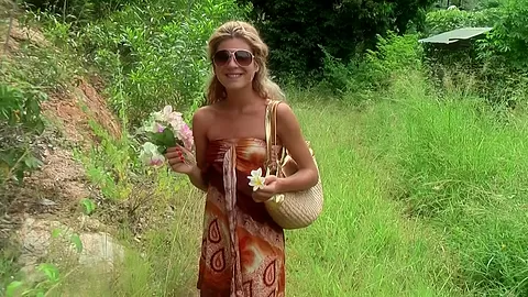 Vicktoria Tiffany in slut got her ass fucked in an outdoor sex scene