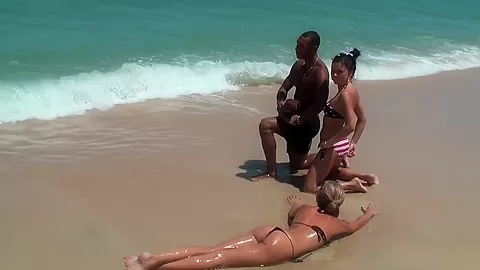 Vicktoria Tiffany in this hotel video shows a gal giving a sensual blow job