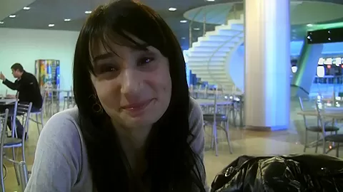 Genesis in after getting picked up, a hot girl gives head