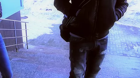 Genesis in after getting picked up, a hot girl gives head
