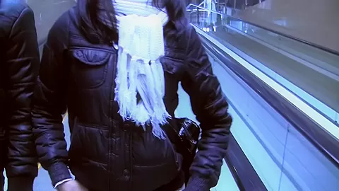 Genesis in after getting picked up, a hot girl gives head