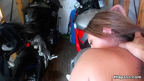 StreetBlowJobs - Mouth down south