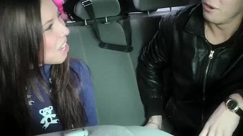 Anne in cute chick gives a very nice blowjob in the car