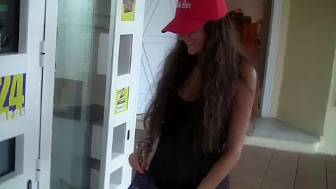 Agnessa in a guy got his amateur dick sucked by gorgeous gal