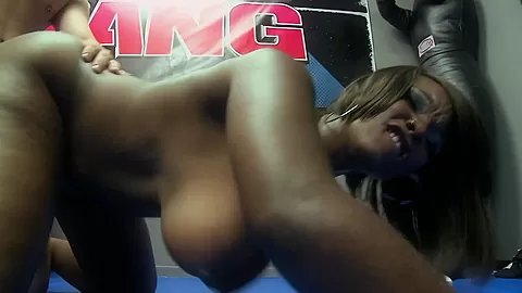 Ebony Babe Enjoys Pleasuring Guy's Cock In The Ring