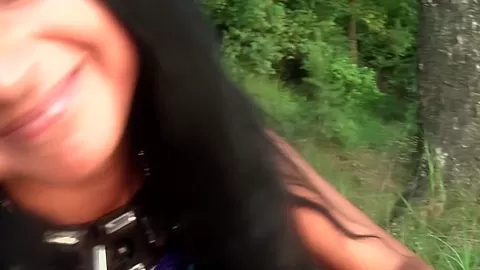 Jocelyn in amateur video shows a hot vixen giving a blowjob
