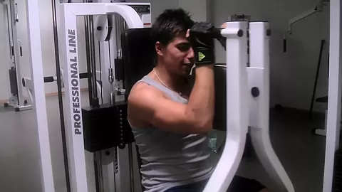 Jocelyn in a fitness instructor gets his amateur dick blown