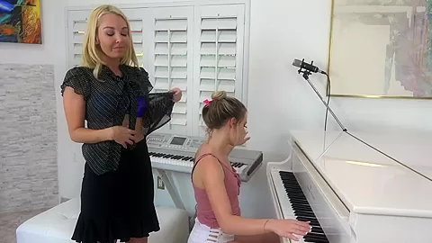 teens 18+ Lick Each Other