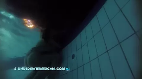 Fast Underwater Sex With Happy End