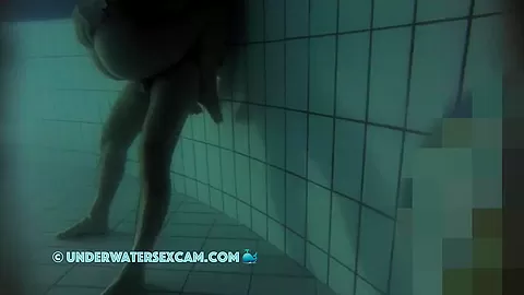 Fast Underwater Sex With Happy End