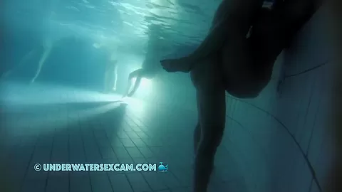 Fast Underwater Sex With Happy End