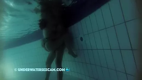 Fast Underwater Sex With Happy End