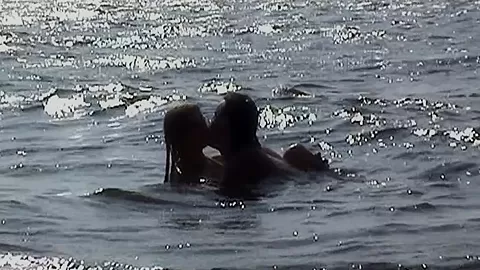 Angelina in amateur hot chick gets fucked in a public park