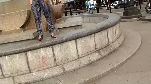 Ivanka in outdoor porn video of a chick sucking a dick
