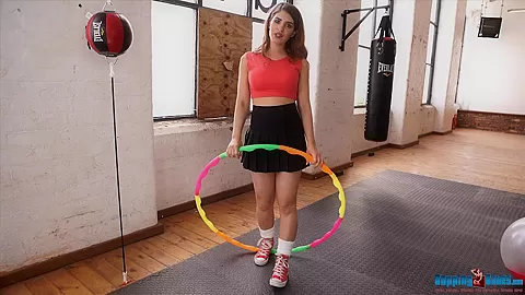 Katie Louise - Naked Hula Hoop - BoppingBabes