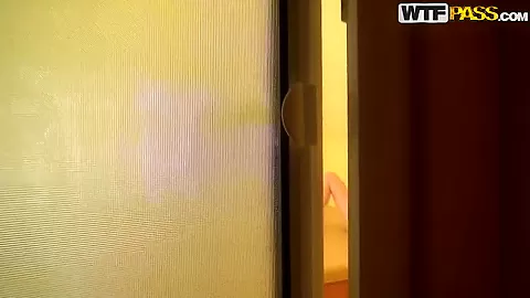 Hot amateur couple fucks hard in the morning until the job