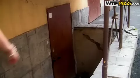 Hot public fuck with a young pretty girl is no problem if you know how to pick up women