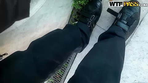 Alluring Hungarian slut doesn't mind to be picked up!