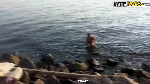 Secret tape of girlfriend's naked swimming
