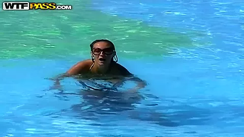 Viktoria's amusement with her boyfriend's dick