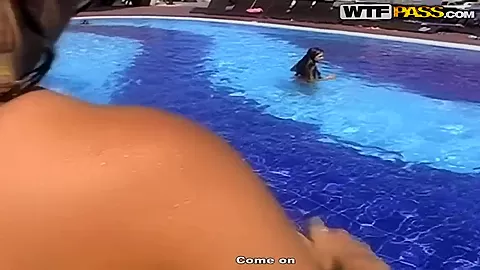 Viktoria's amusement with her boyfriend's dick