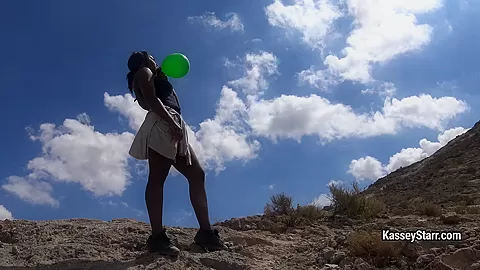 Kasseystarr in Dessert Balloon Pop - FanCentro