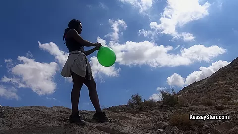 Kasseystarr in Dessert Balloon Pop - FanCentro