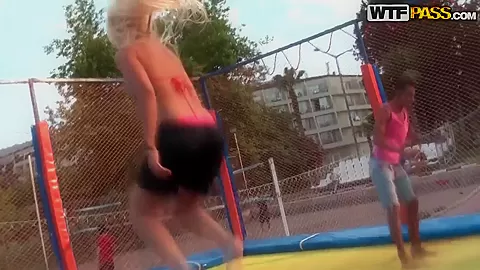 What the fuck is going on with Aspen' cootch