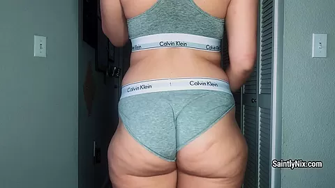 Missgothbooty in Booty Flexing Catwalk - FanCentro