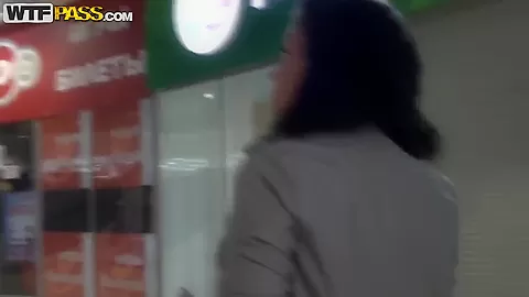 Bella, just came here just for dance, and she will get cum in her mouth