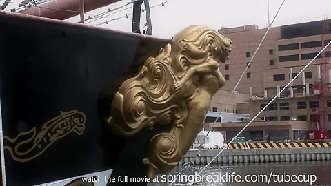 SpringBreakLife Video: Latina Flashes By The Water
