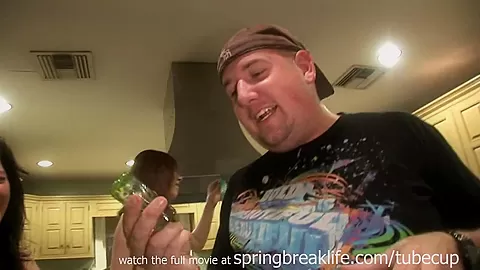 SpringBreakLife Video: Everybody's Doing It