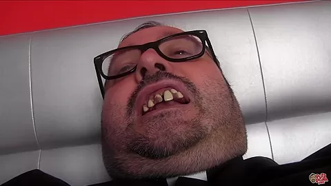 PUTA LOCURA Repenting the holy Pussy
