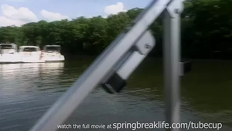 SpringBreakLife Video: Four Chicks On A Boat